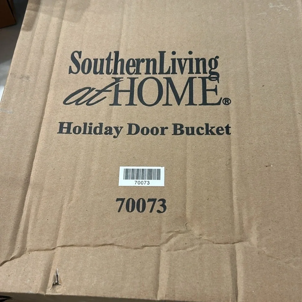 NIB Southern Living at Home Holiday Door Bucket Stocking Metal Christmas NEW